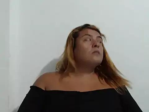 KIARAMARSHALLWELLZ from StripChat is Freechat