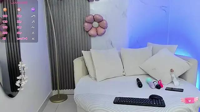 Try our streaming cams variety and talk on a personal level with our adorable girls streamers, showing off their bountiful shapes and dildos.