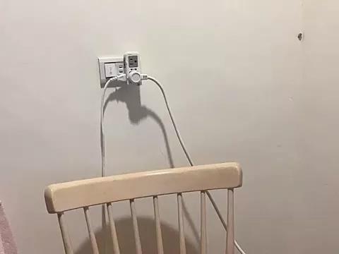 Kiki041010 from StripChat