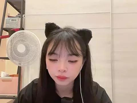 Kiki041010 from StripChat