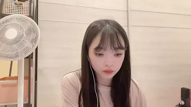 Kiki041010 from StripChat