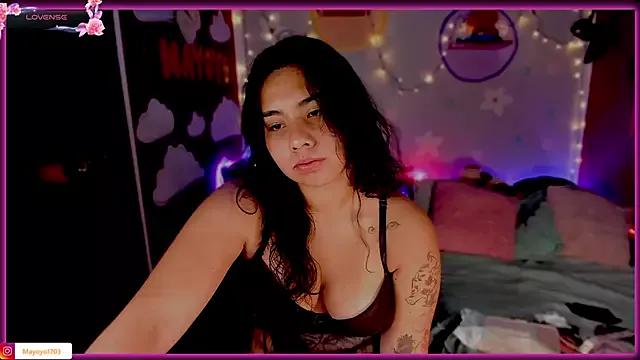 kiki_cavilll from StripChat