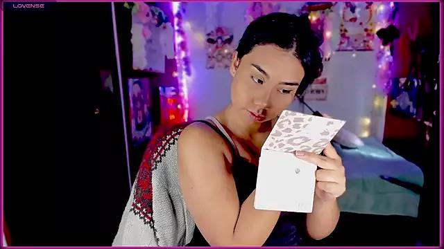 kiki_cavilll from StripChat