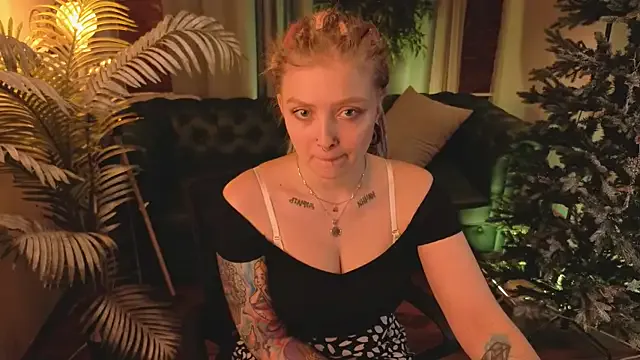 Kiki_shay on StripChat 