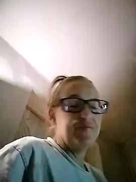 KikiTheHague from StripChat