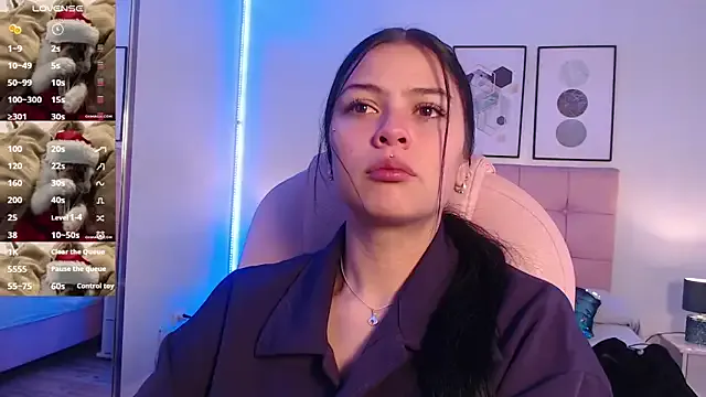 KikiVelvet from StripChat