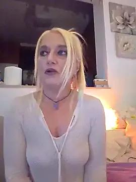 kikkastar from StripChat