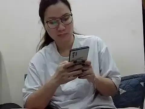 Kiko_sunflower from StripChat