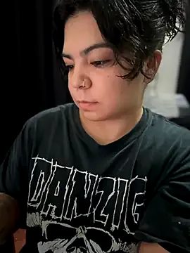 kimmiakiss22 on StripChat 