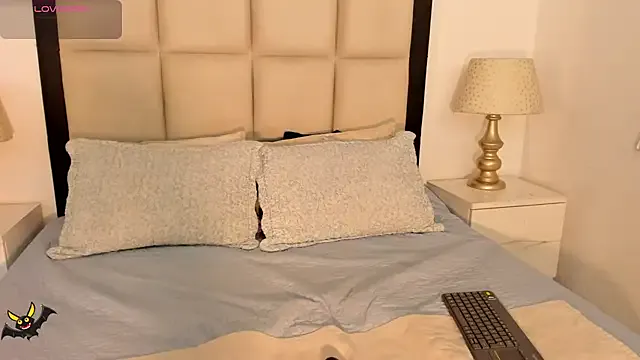 KimmRusso from StripChat is Freechat