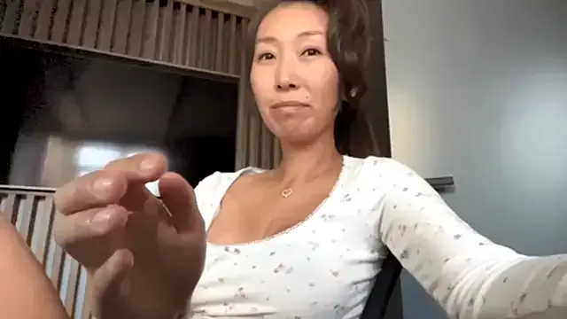 Kimmy_sunn on StripChat 