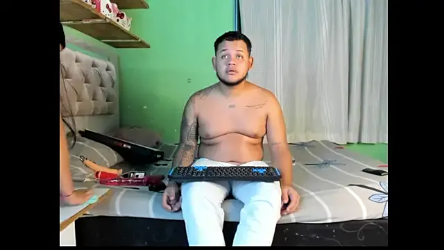 kings_sexs from StripChat is Freechat