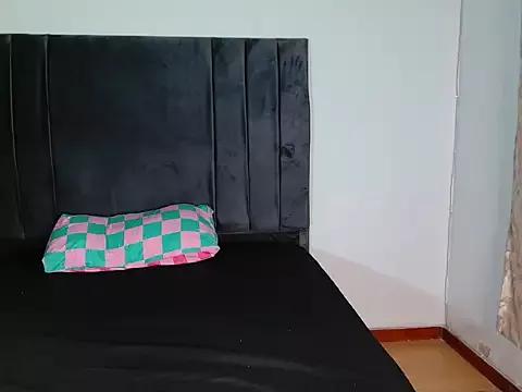 KINKYBOOTI22 from StripChat