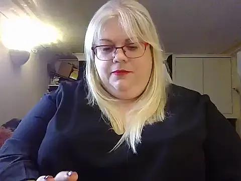 Kinkyhousewife83 from StripChat is Freechat
