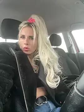 kinkypussy1988 from StripChat