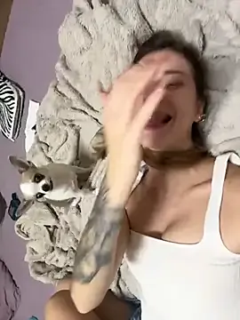 Kira-meow from StripChat is Freechat