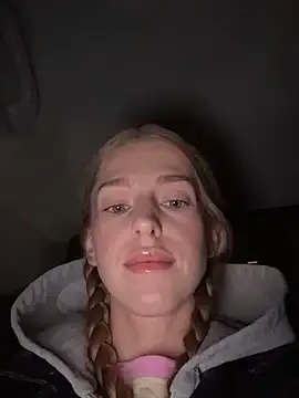 kira_mia from StripChat is Freechat