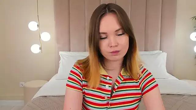 KiraHolli from StripChat is Freechat