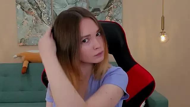 KiraHolli from StripChat is Freechat