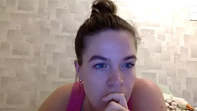kiralowem from StripChat is Freechat