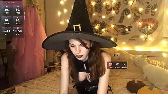 KiraVelora from StripChat is Freechat