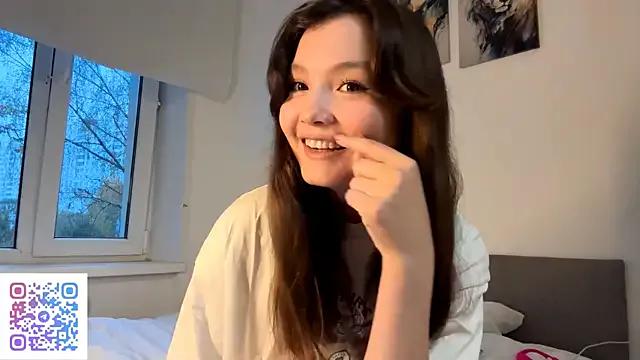 KiraVelvet from StripChat is Freechat