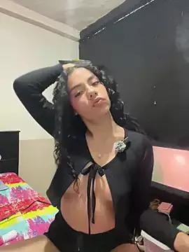 kiravicee from StripChat is Freechat