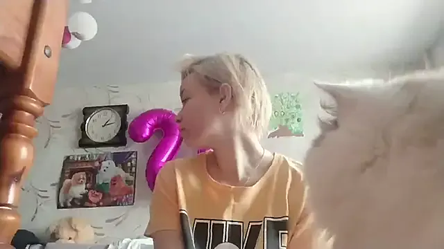 Try our streaming cams variety and talk on a personal level with our adorable girls streamers, showing off their bountiful shapes and dildos.