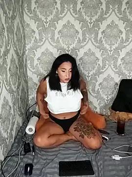 KirraSwaG from StripChat