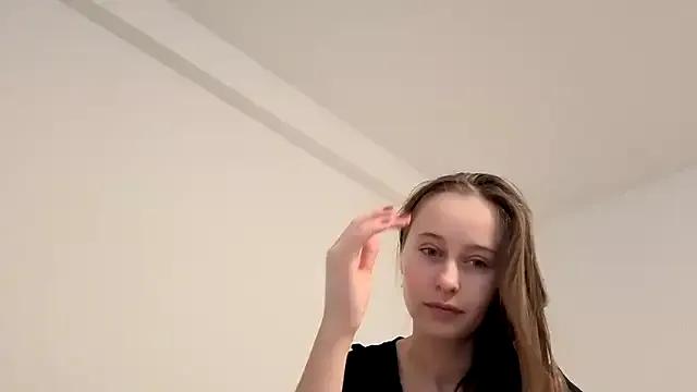 Kisacka from StripChat is Freechat