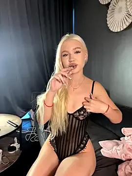 Kiss_Avrora_ from StripChat is Freechat