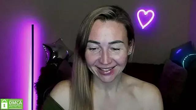 Kiss_julli88I from StripChat