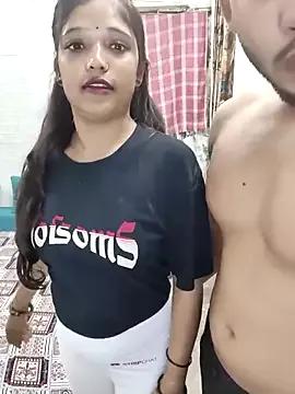 KISSING_QUEEN from StripChat is Freechat