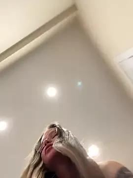 KissMeSasha from StripChat