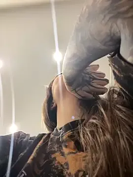 KissMeSashaPlz from StripChat is Freechat