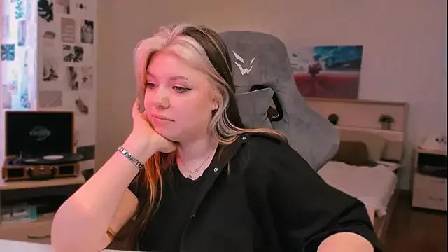 kissmywings from StripChat is Freechat