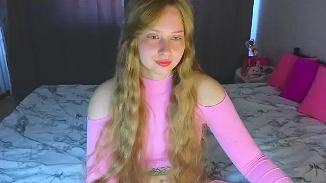 kitten_kiss from StripChat