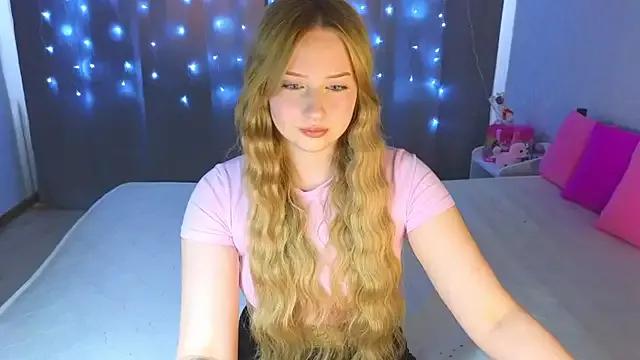 kitten_kiss from StripChat