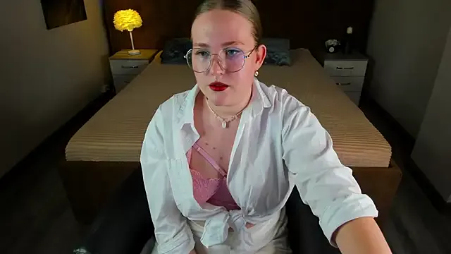 Kitten_Marguerit on StripChat 