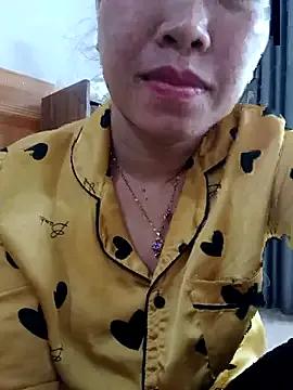 kitti-krush from StripChat is Freechat