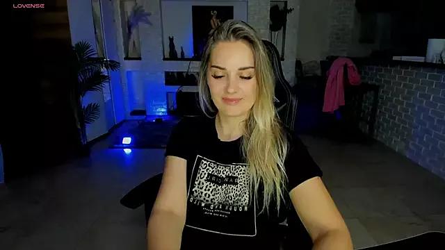 KittiLiza from StripChat