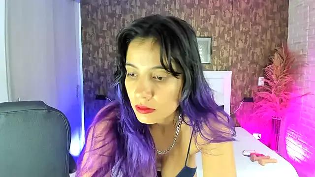 Try our streaming cams variety and talk on a personal level with our adorable girls streamers, showing off their bountiful shapes and dildos.