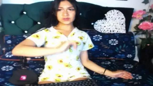 Kitty_Cute20 from StripChat