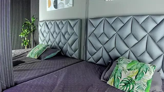 Kitty_Dollyy from StripChat is Freechat