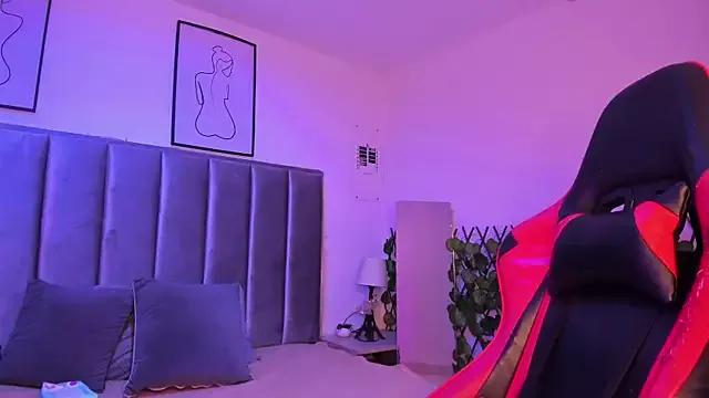 Kitty_Gang from StripChat is Freechat