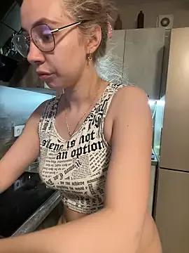 Kitty_Katrine from StripChat