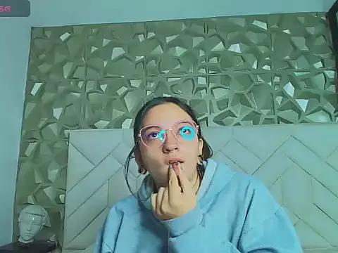 Kitty_ravee from StripChat is Freechat