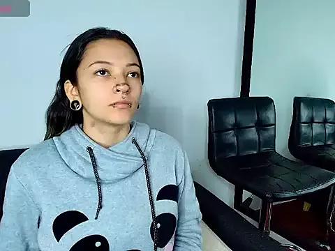 Kitty_ravee from StripChat is Freechat
