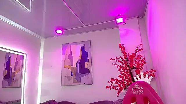 Kitty_rouusse from StripChat is Freechat