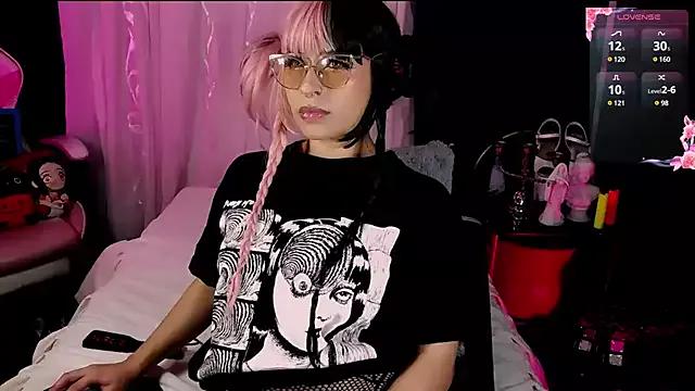 kitty_roxy from StripChat